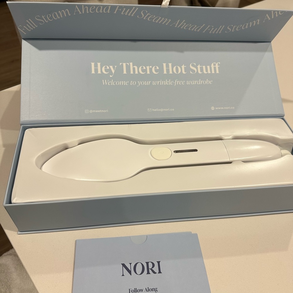 NOR White Fabric Steamer